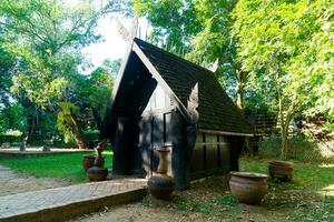 baan dam museum oder schwarzes haus, einer der berühmtesten orte und wahrzeichen in chiang rai foto