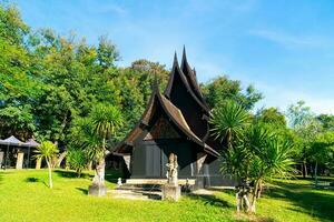 baan dam museum oder schwarzes haus, einer der berühmtesten orte und wahrzeichen in chiang rai foto