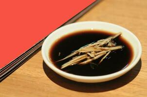 schwarz Chinesisch Essig Eintauchen Soße zum Shanghai Mini Brötchen foto