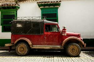 traditionell aus Straße Fahrzeug benutzt zum das Transport von Menschen und Waren im ländlich Bereiche im Kolumbien foto