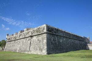 Wände von Cartagena de Indien gebaut beim das Ende von das xvi Jahrhundert zum das Verteidigung von das Stadt. Bollwerk von Santa Catalina foto