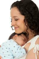 schön jung Mutter mit ihr einer Monat Baby Mädchen isoliert auf Weiß Hintergrund foto
