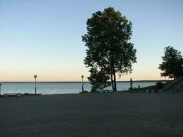 See Naroch ist Landschaft von das See im Weißrussland. foto