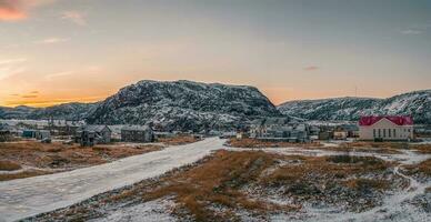 authentisch Dorf von teriberka im das Norden von Russland. Panorama- Sicht. foto