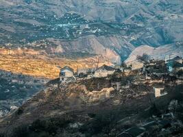 Morgen Stadt auf das Felsen. authentisch dagestani Berg Dorf. matlas Schlucht. Dagestan. foto