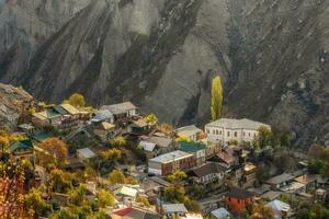 hoch Berg Stadt auf das Felsen. authentisch dagestani Berg Dorf von gunib. Russland. foto