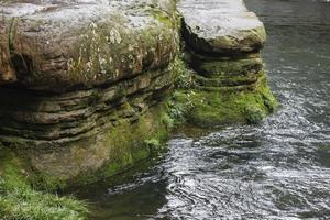 Felsen und Wasser foto