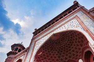 Taj Mahal Gate, ein elfenbeinweißes Marmor-Mausoleum am Südufer des Yamuna-Flusses in Agra, Uttar Pradesh, Indien. eines der sieben Weltwunder. foto