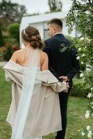 Hochzeit Zeremonie von das Jungvermählten im ein Land Hütte foto