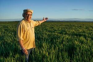 ein Farmer Prüfung das Ernte foto