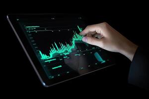 Geschäft Person Analysieren Lager Markt Daten auf Tablette mit dunkel Hintergrund. ai generiert foto