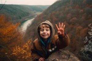 ein Junge auf ein Cliff mit ein Fluss im das Hintergrund. ai generiert foto