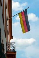 Deutschland Flagge auf ein Haus im das Stadt foto