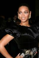 Beyonce weiß ankommen zu das Cadillac Aufzeichnungen Premiere beim das ägyptisch Theater im los Engel ca. November 24 2008 2008 Kathy Hutchins Hutchins Foto