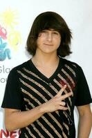 mitchel Musso ankommen beim das ein Zeit zum Helden pädiatrisch AIDS 2008 Vorteil beim das Veteranen Verwaltung Gründe westwood ca. Juni 8 2008 2008 Kathy Hutchins Hutchins Foto