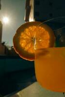 Sommer- trinken mit Orange foto