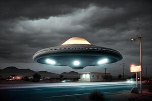 UFO ein Außerirdischer Untertasse schweben über das Feld im das Wolken ai generiert foto