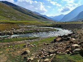 Fluss Aussicht mit Landschaft, Naran kpk foto