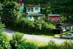 Straße von Berg Dorf lingtham sikkim foto