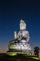 Statue bei Wat Huai Pla Kung, Chiang Rai, Thailand foto