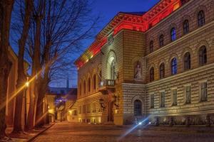 Bau der lettischen Saeima im alten Riga foto