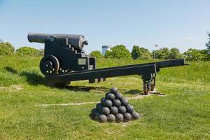 alte Bronzekanone auf Wall im Stadtfredericia Dänemark foto