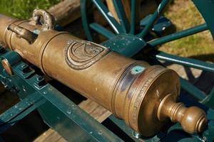 alte Bronzekanone auf Wall im Stadtfredericia Dänemark foto