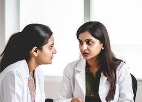 Porträt von weiblich Ärzte reden jeder andere beim Arbeitsplatz im Krankenhaus oder Klinik. generativ ai. foto