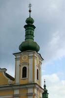 architektonisch Gebäude gefunden im das historisch Center von Targul mures foto