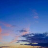 Sonnenuntergang Himmel Landschaft Blau Horizont abstrakt Natur schön Wolkenlandschaft draussen foto