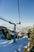 Kabel Auto von Beldersay Ski Resort im das Berge von Usbekistan im Winter foto