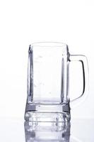 leeres Bier aus dem Glas foto