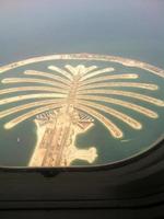 Dubai Landschaft aus dem Fenster des Flugzeugs foto