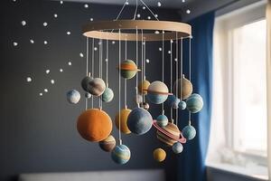 Solar- System gemacht von gefühlt, hängend Handy, Mobiltelefon über das Baby Krippe, Kind Spielzeuge, Wissenschaft zum Kleinkinder. Baby Krippe Handy, Mobiltelefon mit Sterne, Planeten und Mond. zuerst Baby umweltfreundlich Spielzeuge. ai generiert Bild. foto