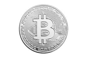silberne Bitcoin-Münze lokalisiert auf weißem Hintergrund foto