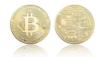 Bitcoin-Münze lokalisiert auf weißem Hintergrund