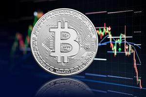 Hintergrund der Bitcoin-Münze und des Aktiencharts mit fallender Kryptowährung foto