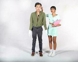 jung asiatisch Mann Frau Theater Schauspielkunst Theater Schüler durchführen Probe Ausdruck Pose foto