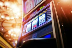 Glücklich Kasino Slot Maschine foto