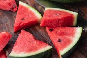 frische Wassermelonenfrucht auf dem Tisch