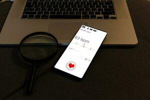 Arzt online Konzept, Handy, Mobiltelefon App zum Internet medizinisch Dienstleistungen auf das Bildschirm von Smartphone foto