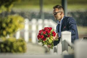 attraktiv Männer mit Blumen foto