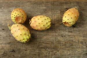 Gelb Orange Kaktus Obst stachelig Birne dornig saftig foto