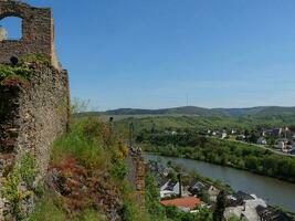 das klein Stadt von Saarburg beim das Saar Fluss im Deutschland foto