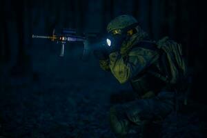 Militär- Nacht Betrieb foto