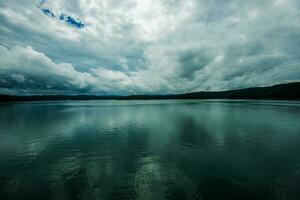 stürmisch See Landschaft foto