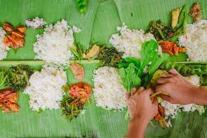 wenig Reis ist ein traditionell Essen von Westen Java, Indonesien foto