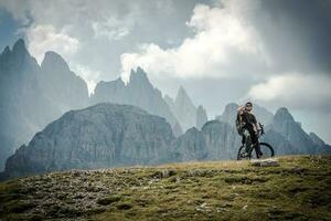 hoch Berge Fahrrad Reiten foto