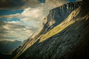 wolkig norwegisch Natur foto