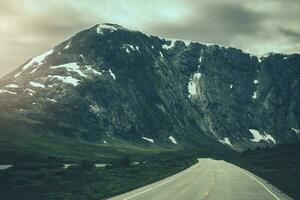 dramatisch Berg Straße im das Vestland Bezirk Norwegen foto